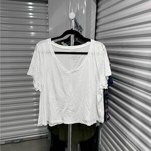 Torrid | Crop Tee Relaxed Fit in White | size 3